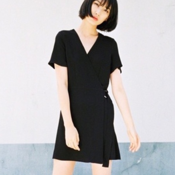 NWT SIDE PARTY Parisian Buckle Wrap Dress Sz 4 - Picture 2 of 4